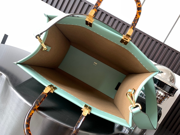 スーパーコピーブランドバッグ着用イメージ